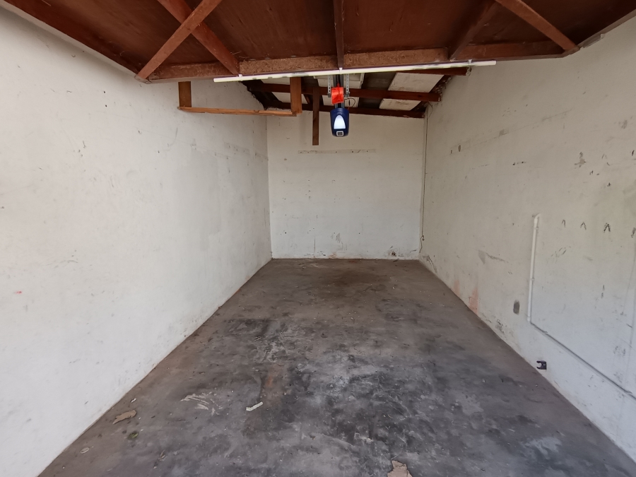 To Let 4 Bedroom Property for Rent in Lochnerhof Western Cape
